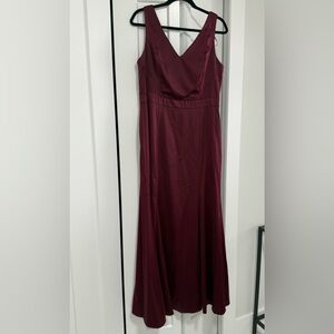 Elegant Satin Evening Dress in Burgundy